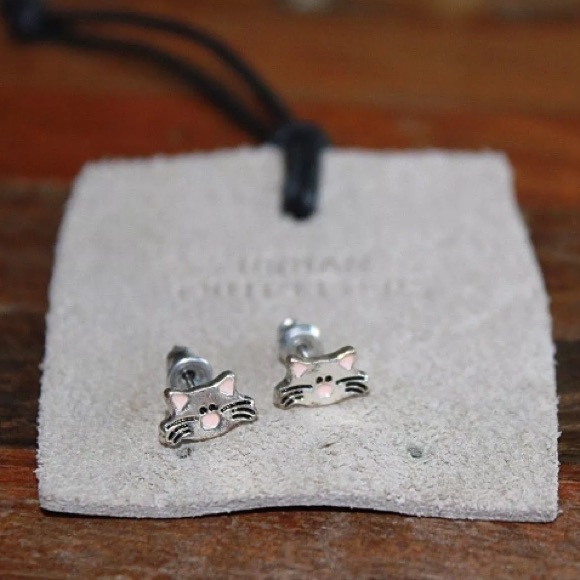 Urban Outfitters Jewelry - 😻✨ Urban Outfitters Cat / Kitty Earrings
